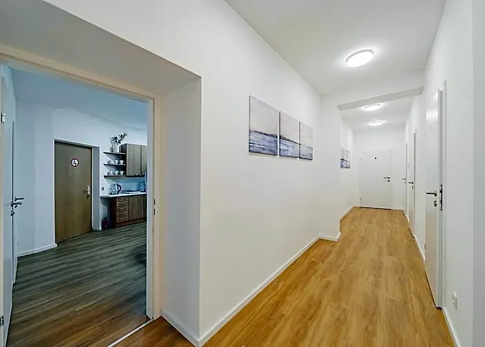 Hostel By Home2 *